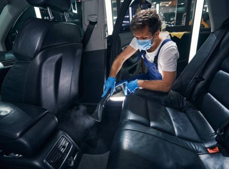 Jak usunąć zapach gumy z dywaników samochodowych
